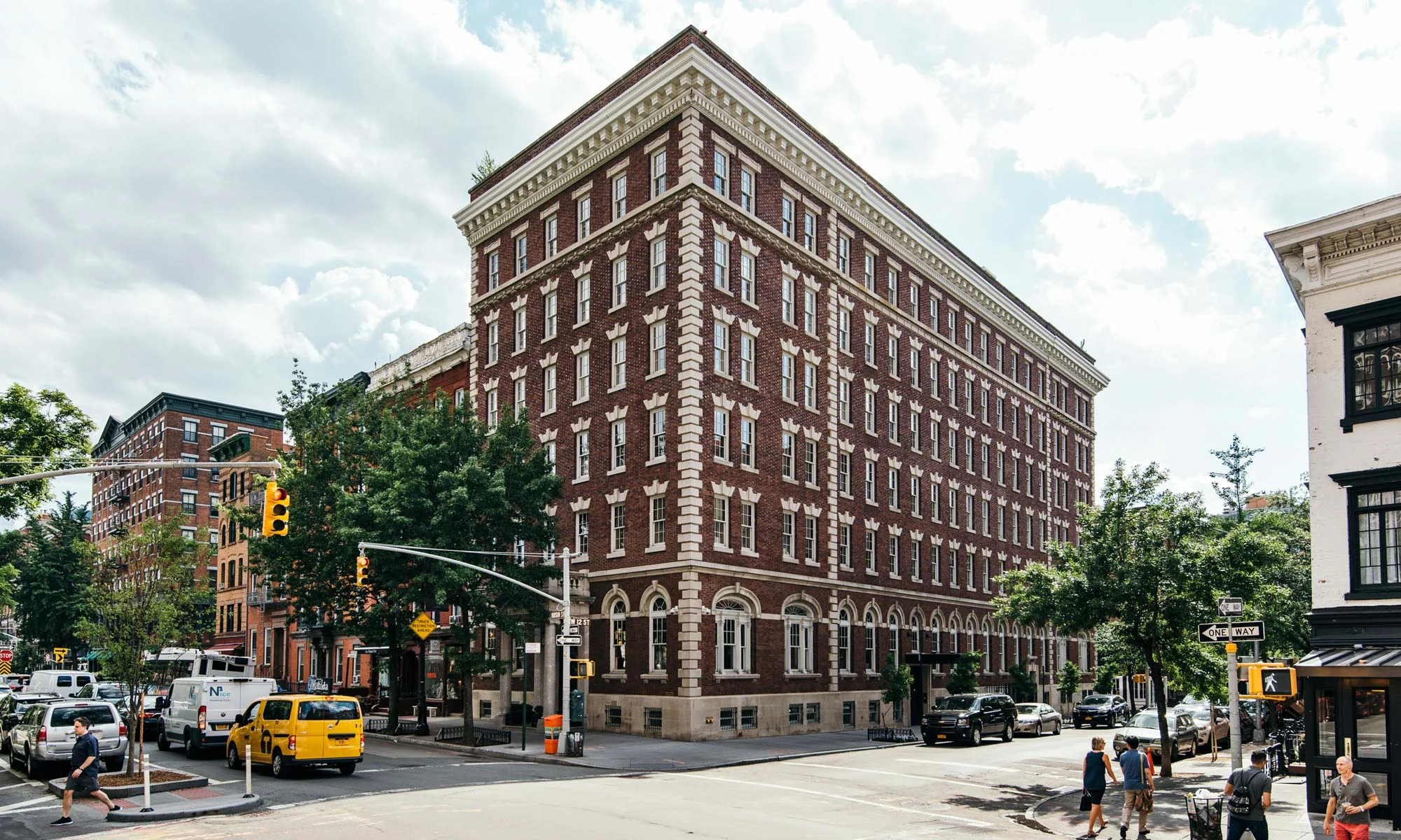 320 West 12th Street, view 1